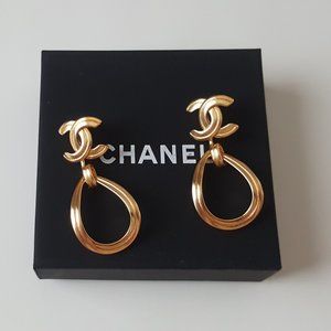 AUTHENTIC CHANEL CC DANGLING EARRINGS GOLD